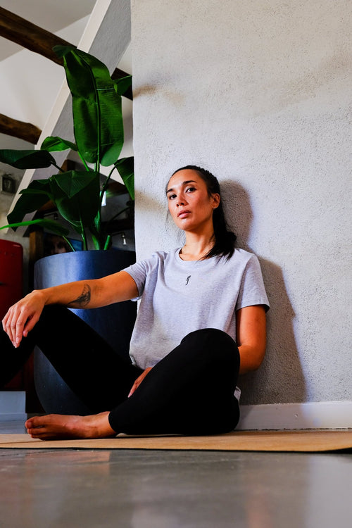 Women's Stretch Tech Back Pocket Tights